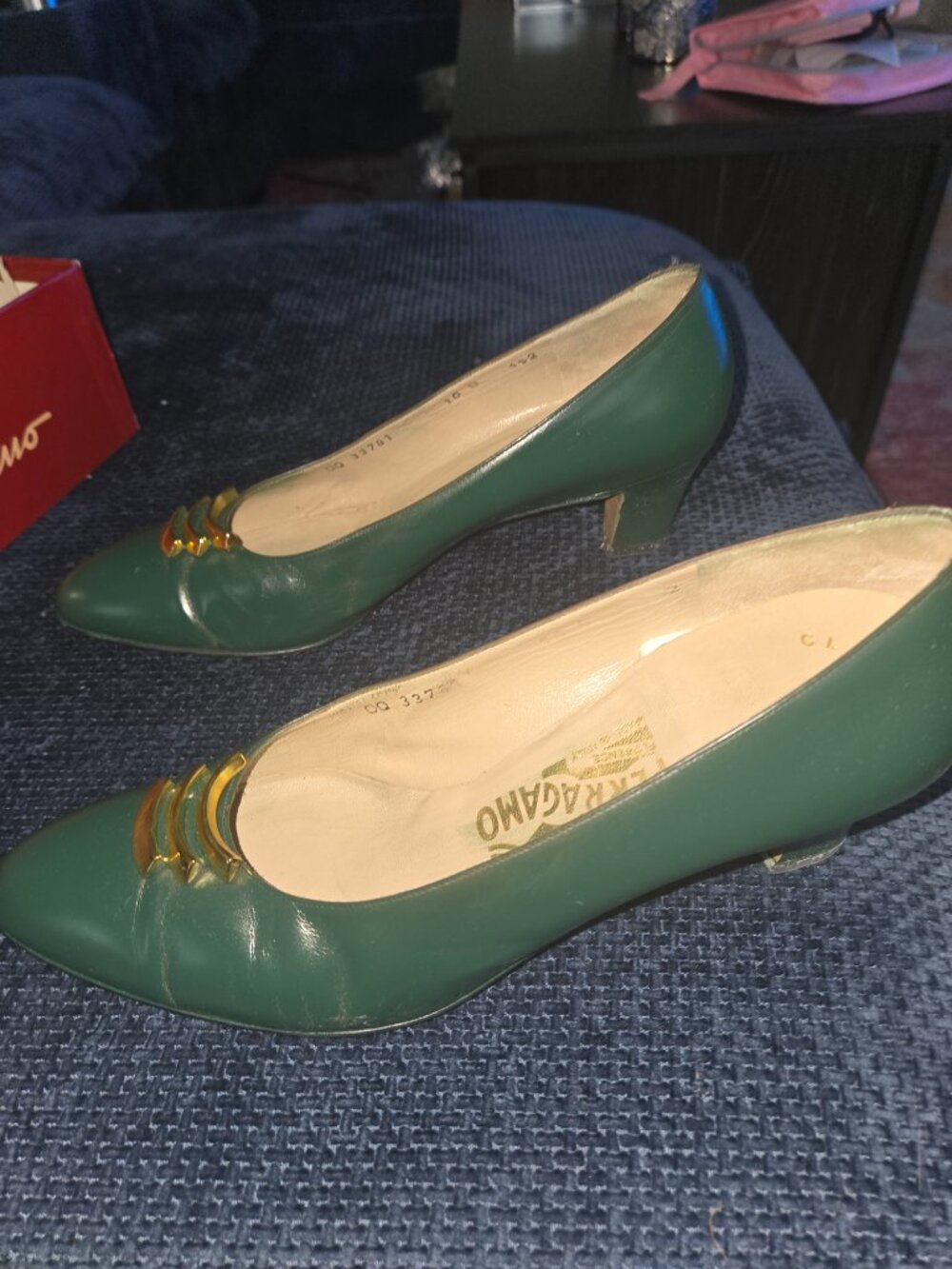 Vintage Salvatore Ferragamo Green Leather Pumps with Gold Accent - Picture 2 of 7